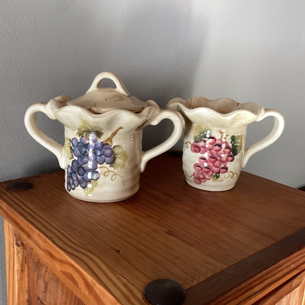 TUSCANY HAND PAINTED CABERNET GRAPEVINE CERAMIC SAUCE/CHEESE CREAM/SUGAR SERVER